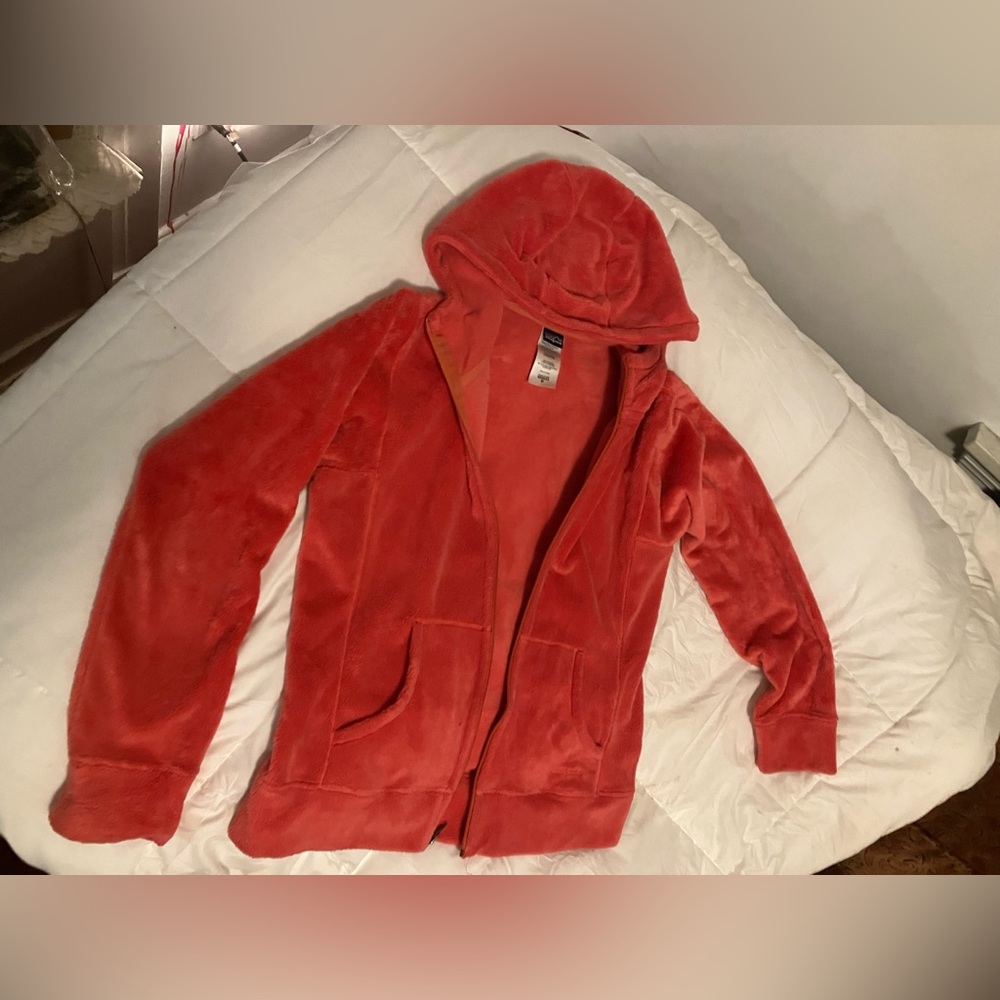 Patagonia zip up hoody, womens medium: coral, salmon. Posted more pics for color